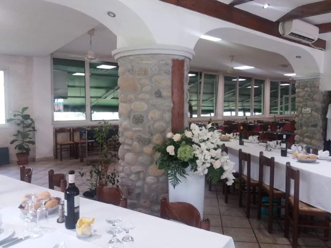 Mambly B&B Ristorante Pizzeria Galliate エクステリア 写真