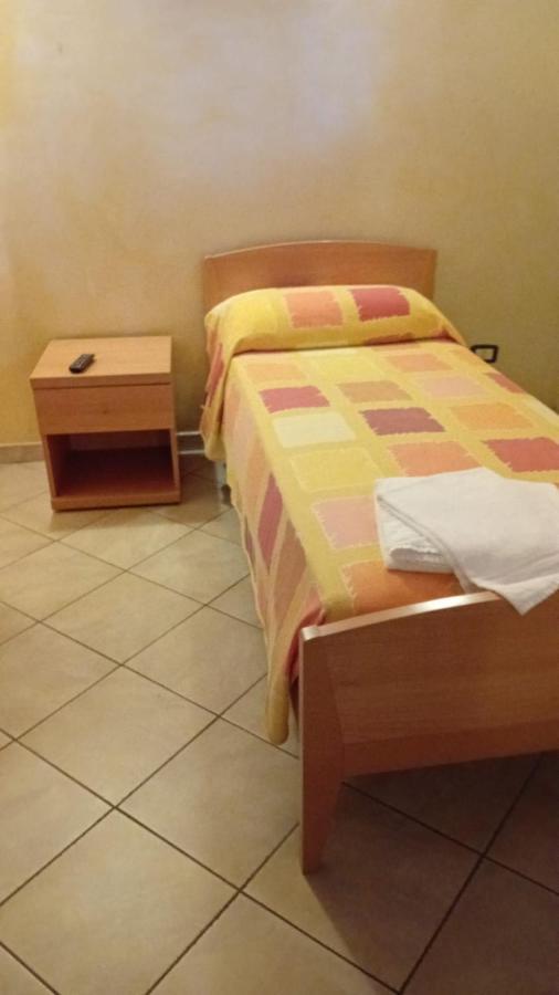 Mambly B&B Ristorante Pizzeria Galliate エクステリア 写真