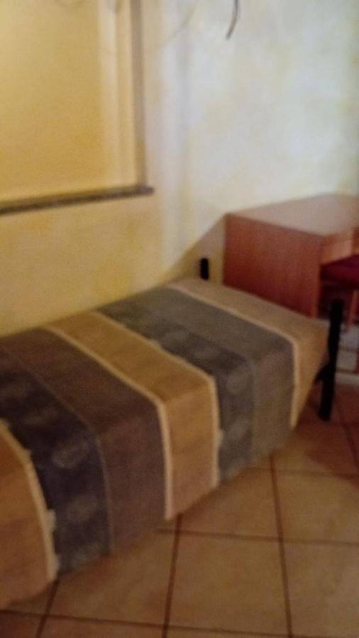 Mambly B&B Ristorante Pizzeria Galliate エクステリア 写真