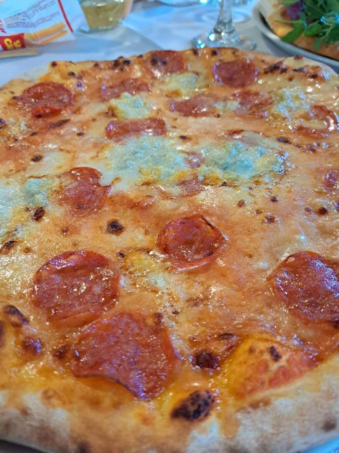 Mambly B&B Ristorante Pizzeria Galliate エクステリア 写真